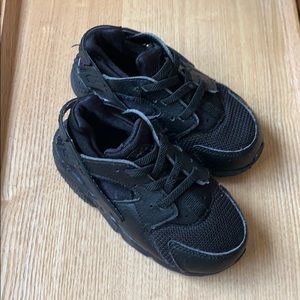 Nike Huaraches toddler sneakers